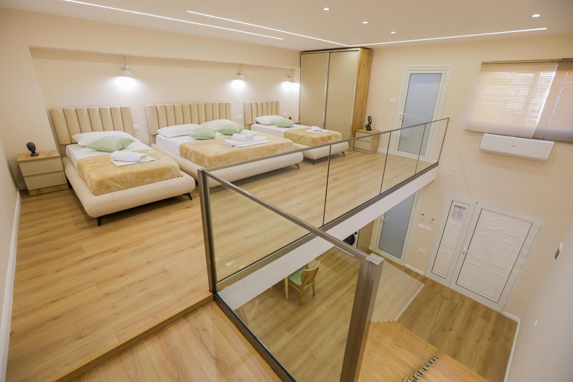 Luxe Arial Lofts Апартаменты