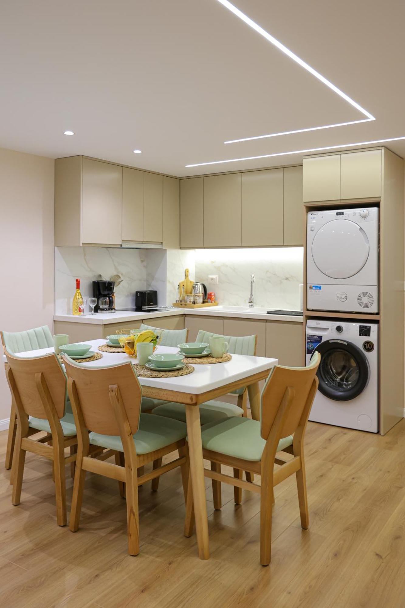 Luxe Arial Lofts Апартаменты *